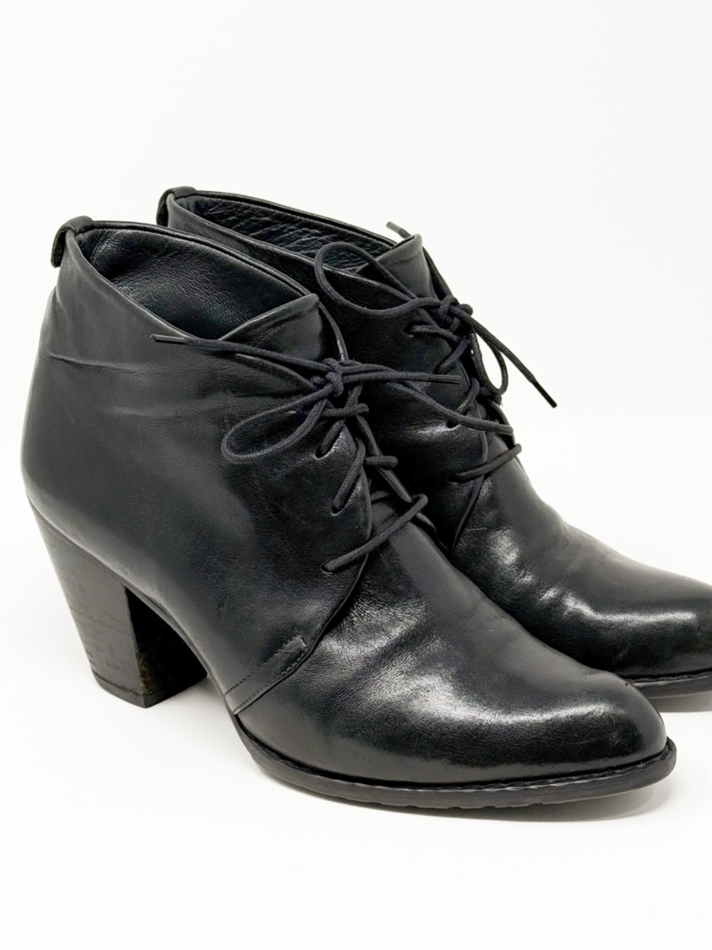 Stuart Weitzman black leather lace-up ankle boots, Size 9